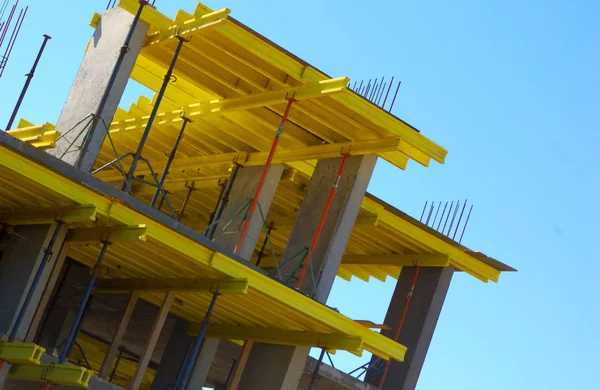 Bau Eines Neuen Gebäudes Aus Betonmonolithen — Stockfoto