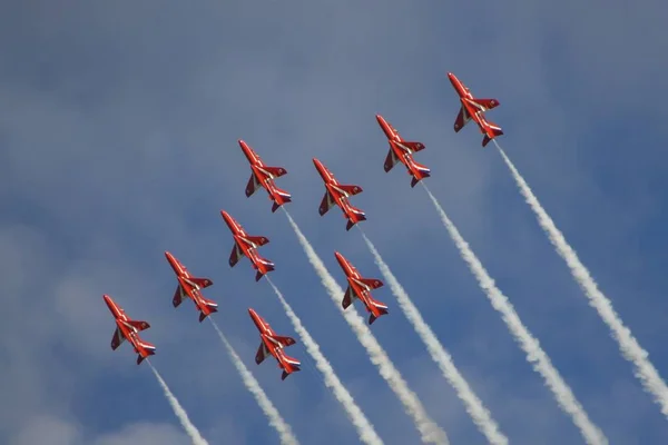 Las Flechas Rojas Fuerza Aérea Real Muestran Volar Formación Sobre —  Fotos de Stock