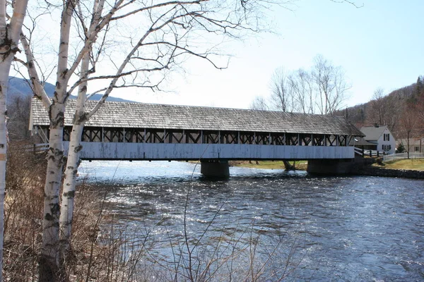 Ponte Coberta Vermont Nas Montanhas — Fotografia de Stock