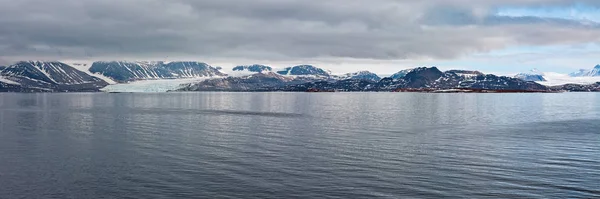 Панорамний Гірський Хребет Льодовик Шпіцберген Островах Норвегія — стокове фото