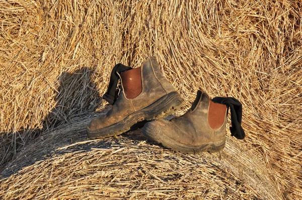 Fim Dia Agricultor Toma Seus Sapatos — Fotografia de Stock