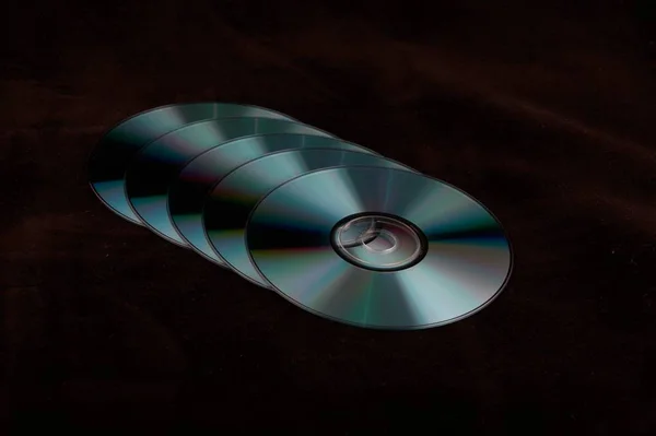 Siyah Arka Plan Üzerindeki Diskler — Stok fotoğraf