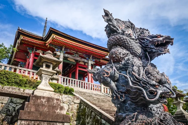 Estatua Dragón Frente Puerta Del Templo Kiyomizu Dera Kyoto Japón — Foto de Stock