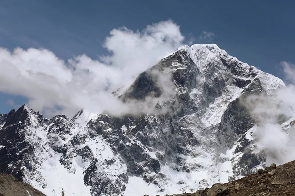 Ψηλά Βουνά Στο Σύννεφο Νεπάλ Everest Περιοχή — Φωτογραφία Αρχείου