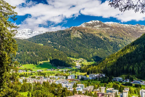 Maisons Village Dans Les Alpes Montagne Davos Graubuenden Suisse — Photo