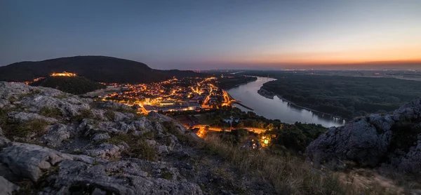 Вид Lit Невеликий Місто Hainburg Дер Донау Дунаю Відвідування Від — стокове фото