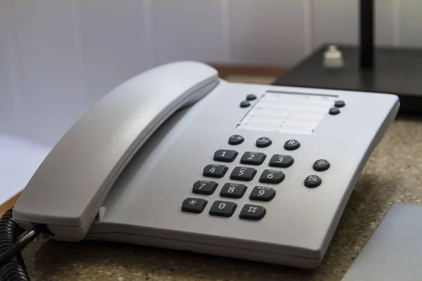 ホテルの部屋での顧客サービスのための電話 — ストック写真