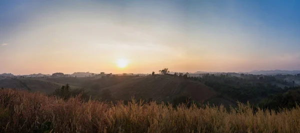 Färgglad Höst Panorama Över Bergen Sunrise — Stockfoto