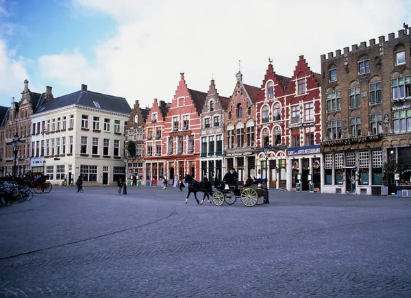 Bâtiments Colorés Bruges Belgique Avec Une Calèche Cheval — Photo