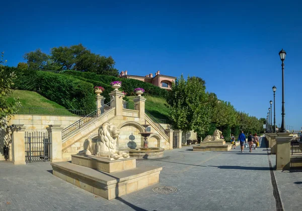 Odessa Ukraina 2018 Golden Plaży Odessie Słoneczny Letni Dzień Świetne — Zdjęcie stockowe