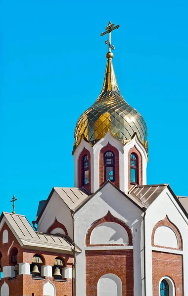 Τρούλους Της Ορθόδοξης Εκκλησίας Έναντι Γαλάζιο Του Ουρανού — Φωτογραφία Αρχείου