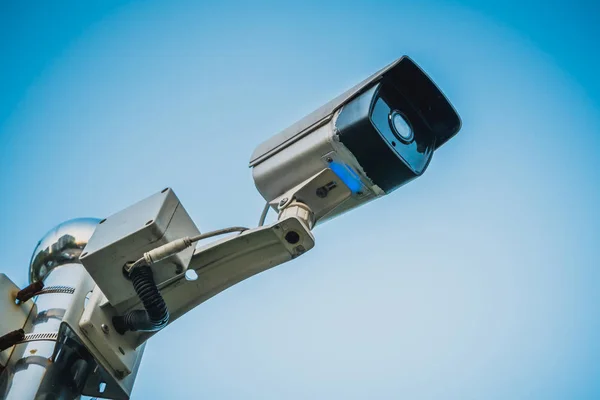 Outdoor Beveiliging Cctv Mornitor Met Blauwe Hemelachtergrond — Stockfoto