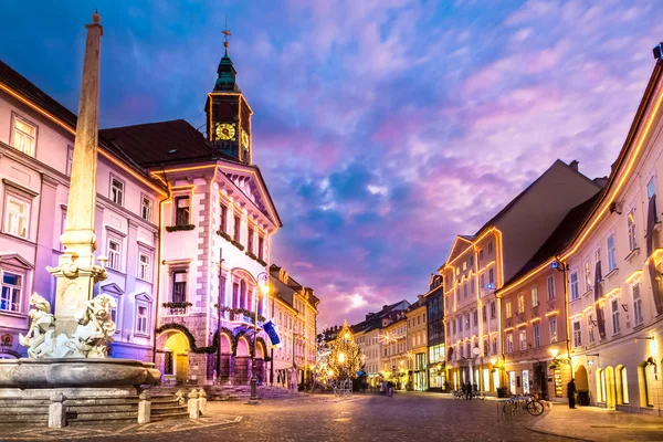 Romantiska Ljubljanas Centrum Huvudstaden Slovenien Europa Stadshuset Och Robas Fontän — Stockfoto