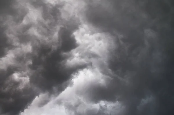 Darc Bulutlar Yağmur Önce — Stok fotoğraf