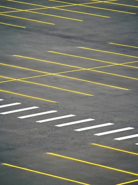 Parque Estacionamento Vazio Recentemente Construído Pintado — Fotografia de Stock