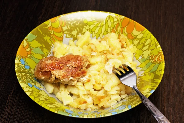 Pedaço Carne Frango Frito Decorado Com Batatas Fritas — Fotografia de Stock