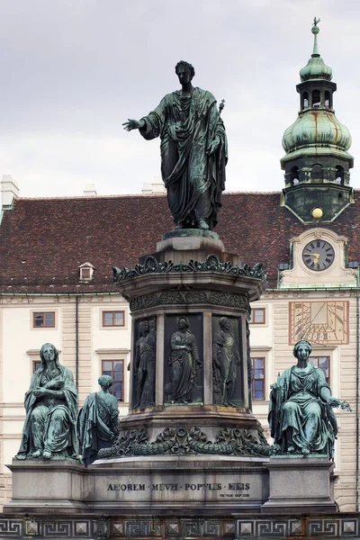 Statue Hofburg Palace Vienna Austria — стокове фото