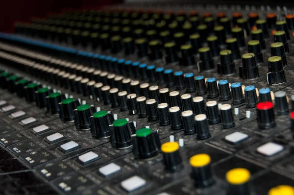 Viejo Tablero Sonido Polvoriento Preparándose Para Grabar Nueva Música — Foto de Stock