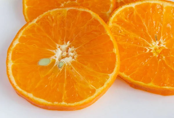 Свежевырезанный Апельсин — стоковое фото