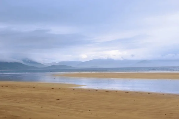 Gyllene Strand Med Blå Himmel Och Moln Maharees Irlands Dingle — Stockfoto