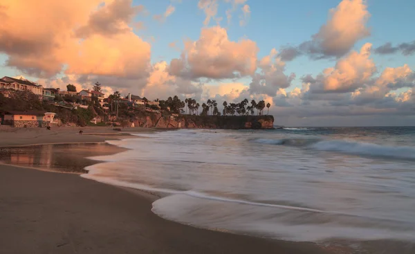 Παραλία Ημισελήνου Στο Ηλιοβασίλεμα Στο Λαγκούνα Μπιτς Καλιφόρνια Ηνωμένες Πολιτείες — Φωτογραφία Αρχείου