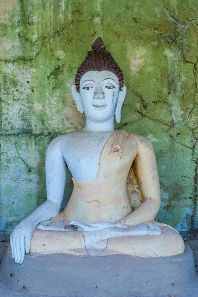 Εγκαταλελειμμένο Άγαλμα Του Βούδα Στον Ναό Ραα Τζάρετ Chiangmai Ταϊλάνδη — Φωτογραφία Αρχείου