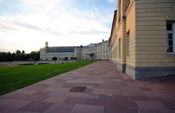 Karlsruhe Palace Zbudowany 1715 Środku Stolicy Powiatu Baden Niemczech — Zdjęcie stockowe