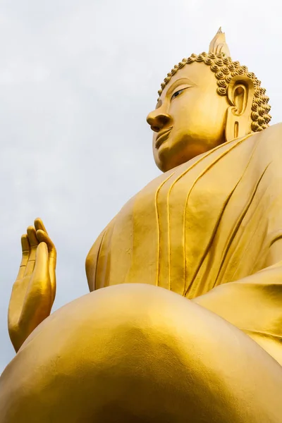 Grande Imagem Buda Ação Sentar Pernas Cruzadas Uma Mão Para — Fotografia de Stock
