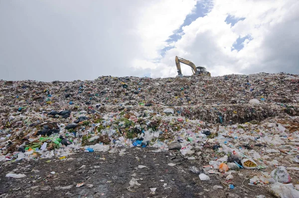 在泰国的大垃圾回收堆 — 图库照片