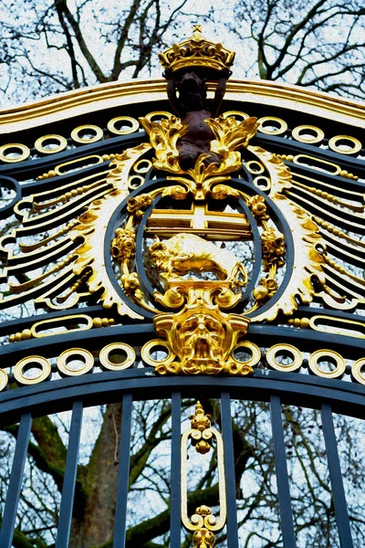 Londra Ngiltere Eski Metal Geçit Kraliyet Sarayı — Stok fotoğraf