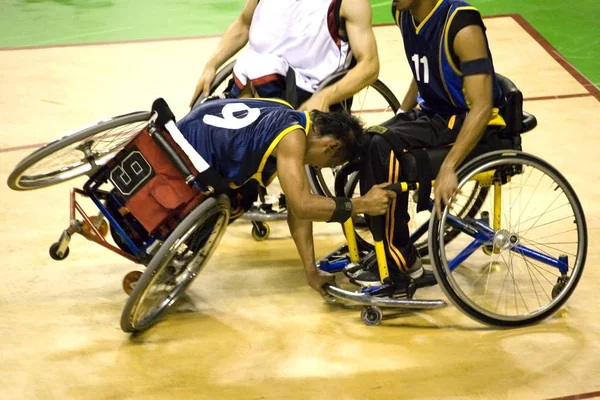 Wiel Stoel Basketbal Spelers Actie Een Internationaal Toernooi — Stockfoto