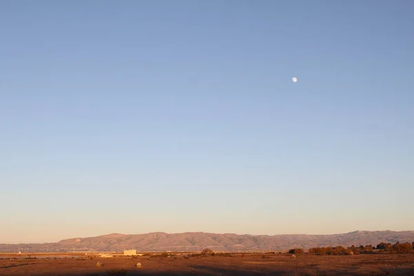 Paisaje Nocturno Con Montañas Horizonte Luna — Foto de Stock