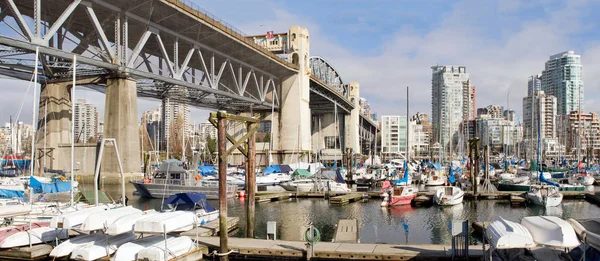 Marina Bajo Puente Burrad Granville Island Vancouver Canada —  Fotos de Stock