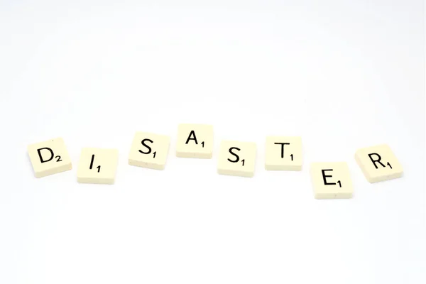 Katastrophenwort Aus Gekachelten Buchstaben Auf Weißem Hintergrund — Stockfoto