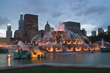 Chicago panorama with Buckingham Fountain in the foreground. clipart