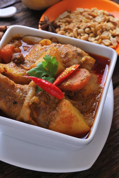 Nahaufnahme Von Köstlichen Würzigen Curry Huhn — Stockfoto