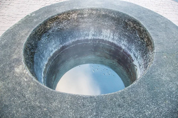 Las Aguas Termales Están Construidas Con Pozo Piedra — Foto de Stock