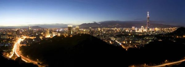 Красивая Ночь Тайбэе Тайване — стоковое фото