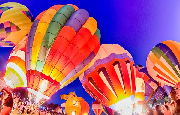 Ljusa Varmluftsballonger Glödande Natten — Stockfoto