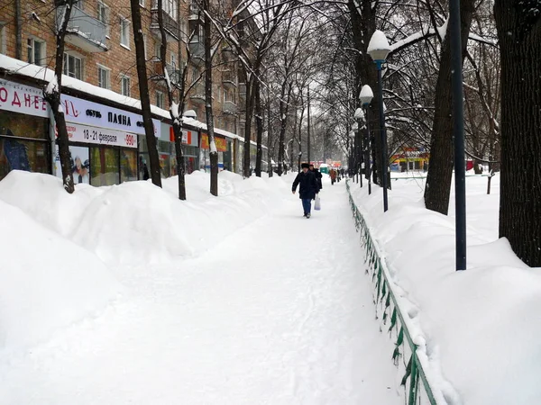 Москва Россия Февраля Народы Войковской Улице После Снегопада Февраля 2010 — стоковое фото