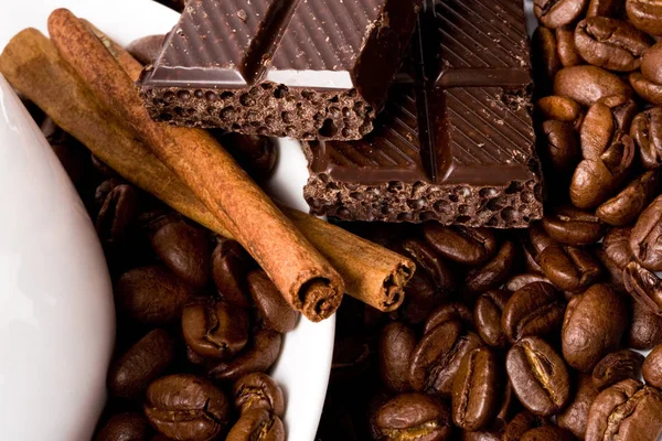 Chocolate Granos Café Palitos Canela Taza Primer Plano —  Fotos de Stock