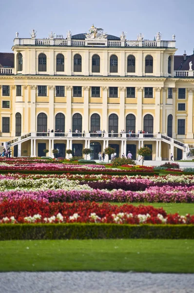 Όμορφη Και Παλιό Παλάτι Του Schoenbrunn Της Βιέννης — Φωτογραφία Αρχείου