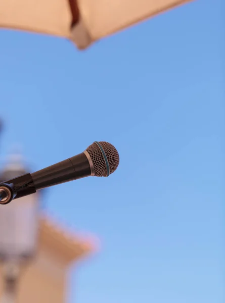 Micro Musique Contre Ciel Bleu Été Lors Concert Plein Air — Photo