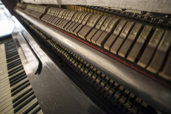 Detailopname Van Toetsen Van Een Oude Piano — Stockfoto