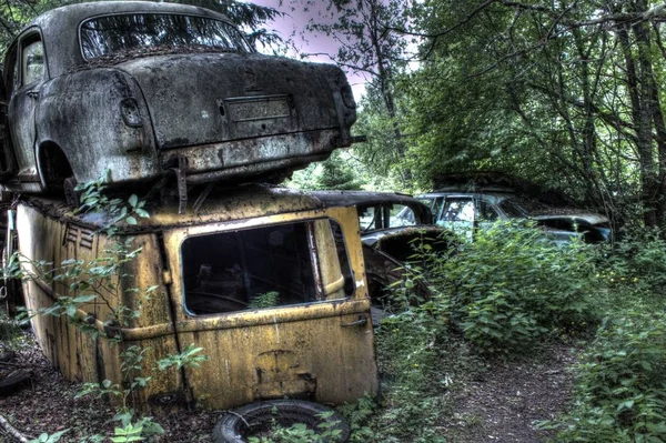 Hdr Zdjęcie Samochodu Części Samochodu Szczegóły Sfotografowany Starym Cmentarzu Samochodowym — Zdjęcie stockowe