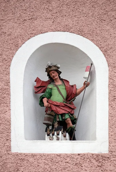 Statua San Florian Sulla Facciata Della Casa Hallein Austria — Foto Stock