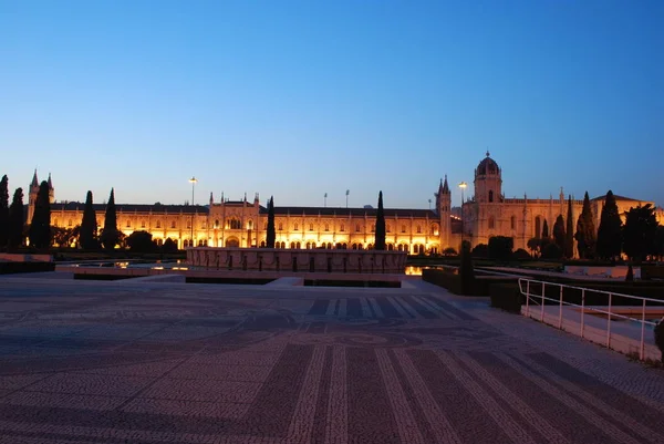 Berühmtes Wahrzeichen Denkmal Nach Sonnenuntergang Lissabon Portugal — Stockfoto