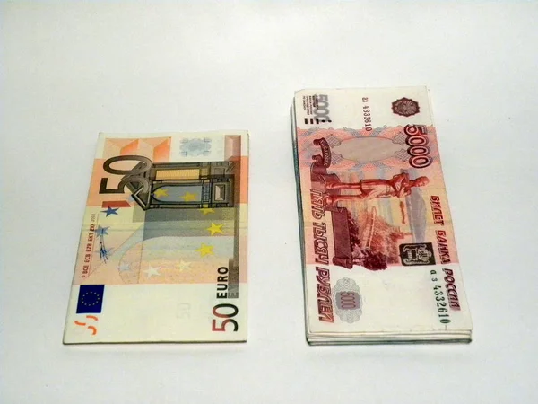 Dos Paquetes Dinero Euros Rublos Los Rublos Son Más —  Fotos de Stock