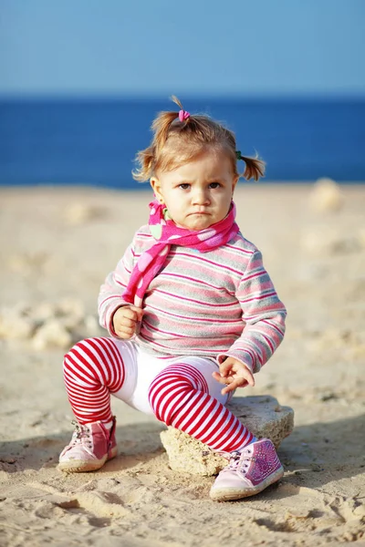 Niño Caminando Playa — Foto de Stock