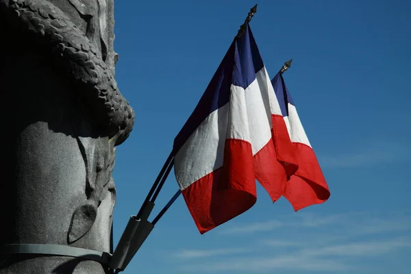 Franse Driekleur Verbonden Aan Een Oorlogsmonument Frankrijk — Stockfoto